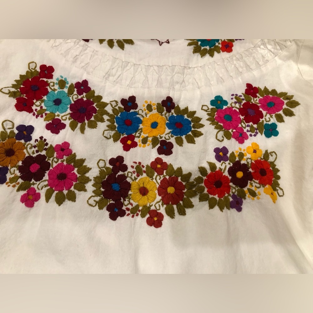 Vintage hand embroidered bohemian flower Mexican tihuana linen blouse - Picture 11 of 13
